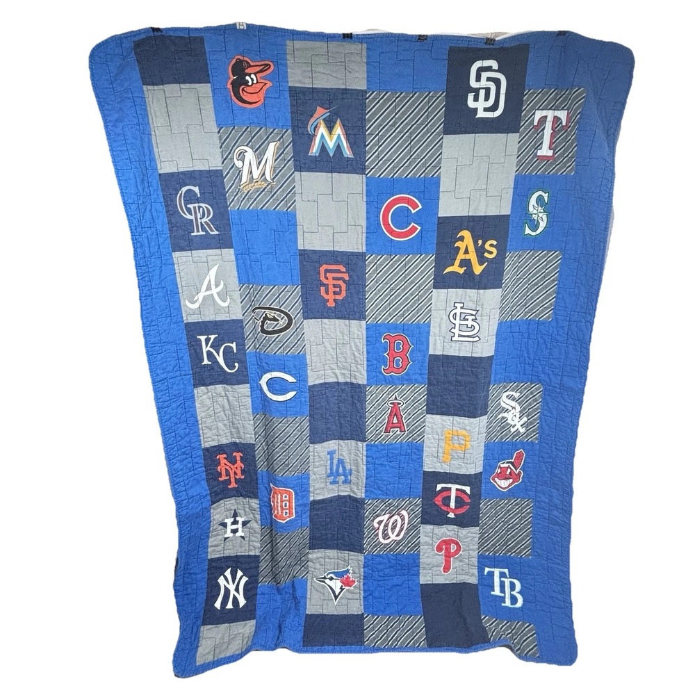 MLB Blanket Twin XL‎ Quilt Comforter Old Logos Genuine Major League Baseball